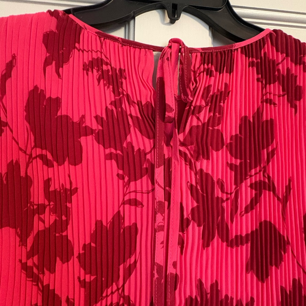 NWT Lumiere Red Floral Pleated Mini Dress Size M Long Sleeve - Picture 5 of 8